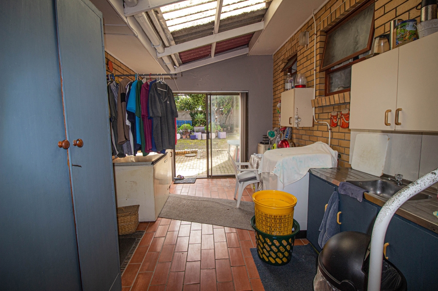 4 Bedroom Property for Sale in Franskraal Western Cape